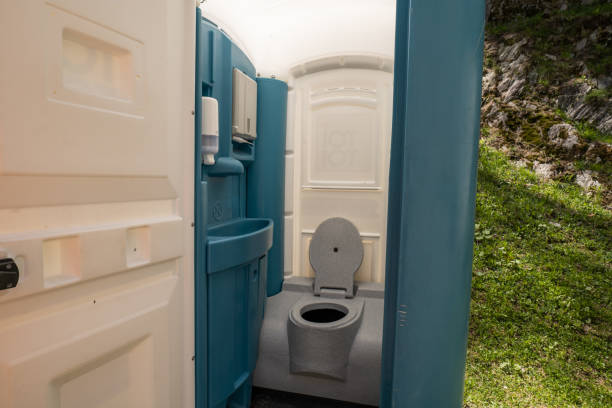 Porta potty delivery and setup in Hastings, MI